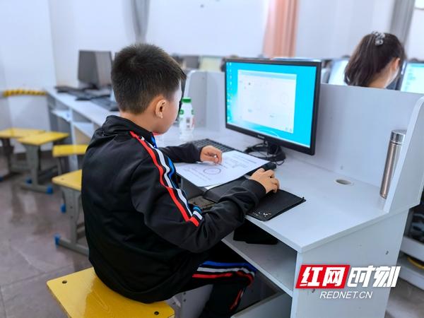 2021年邵阳市青少年机器人竞赛暨第二届邵阳市青少年创意编程与智能设计竞赛举行
