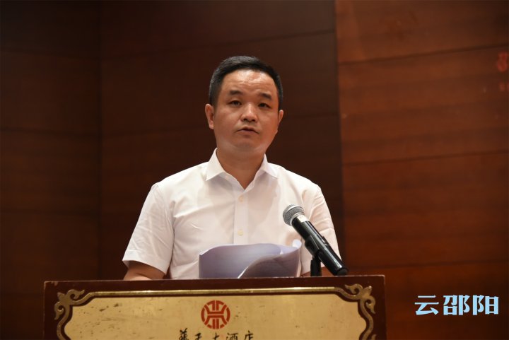 邵阳市总工会党组书记、副主席蔡灿辉作典型发言