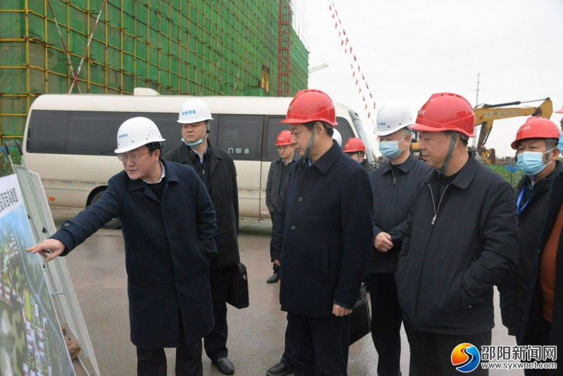 市委书记严华在湘中职业技术学院项目了解项目建设进展情况