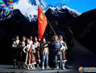 大型祁剧《种子方舟》全市巡演首演在新宁举行